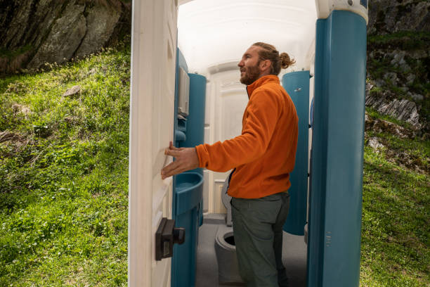 Porta potty delivery and setup in Alafaya, FL